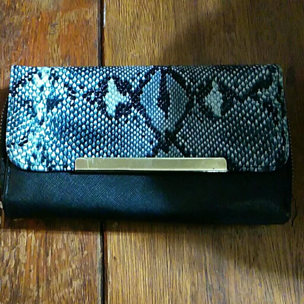 Snake skin wallet
